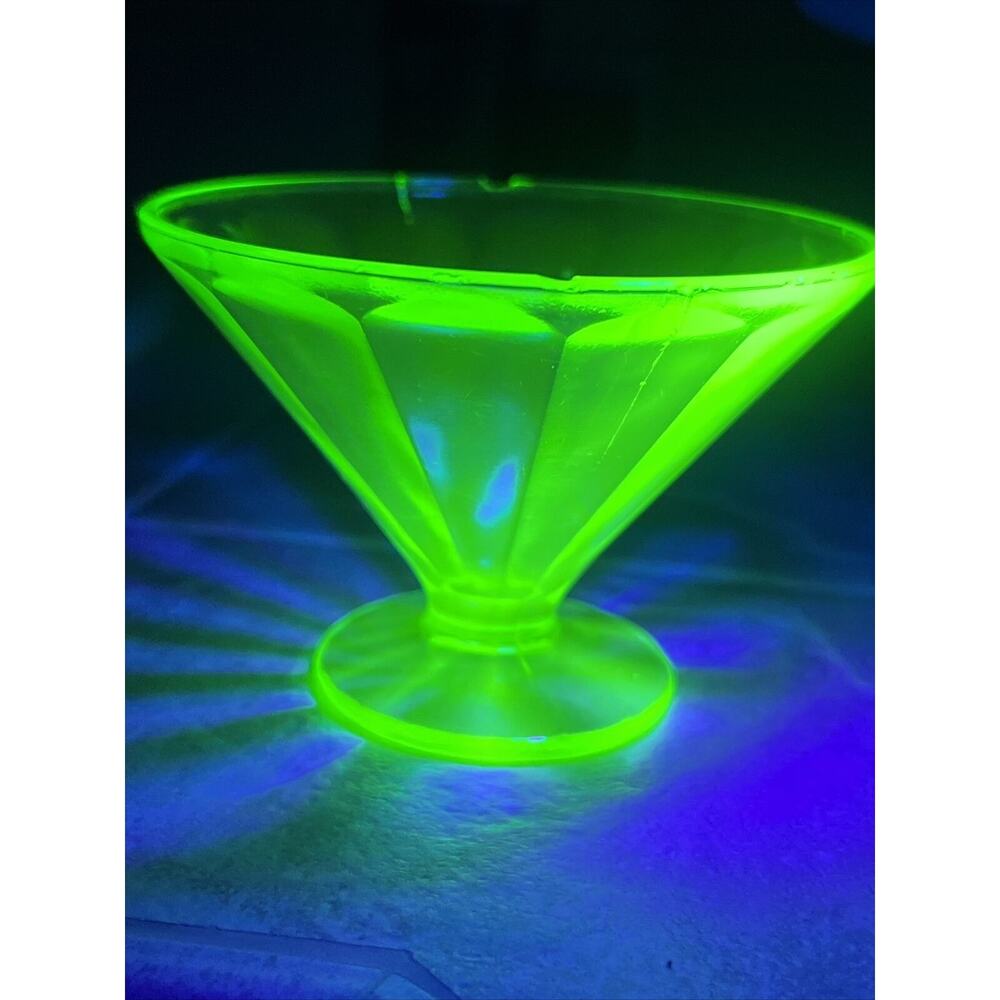 4 -1920 Federal Glass Dessert Sherbet Dish Bowl Depression Uranium Vaseline VTG - Picture 11 of 11